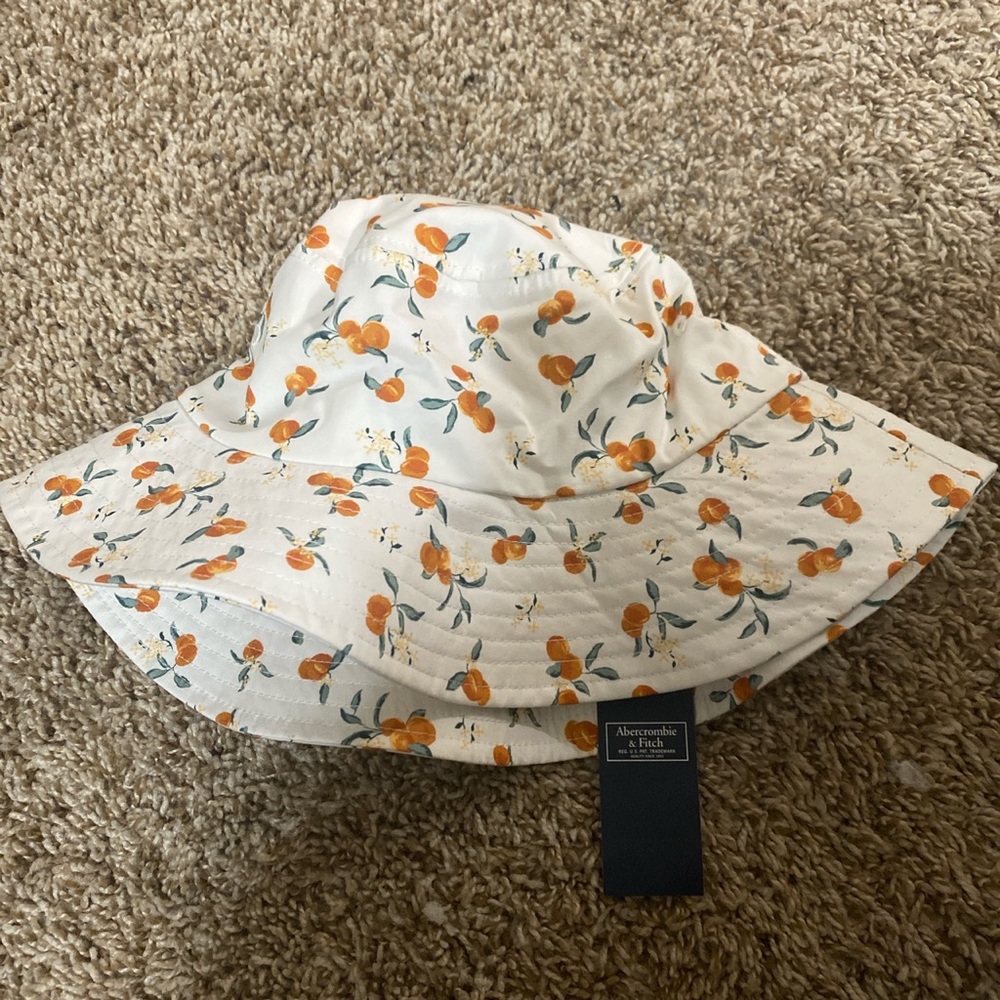 Abercrombie & Fitch peach bucket hat